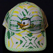 Load image into Gallery viewer, Oregon Ducks Beaded Hat
