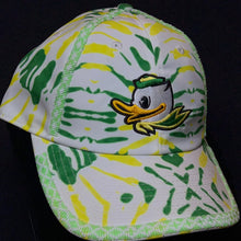 Load image into Gallery viewer, Oregon Ducks Beaded Hat
